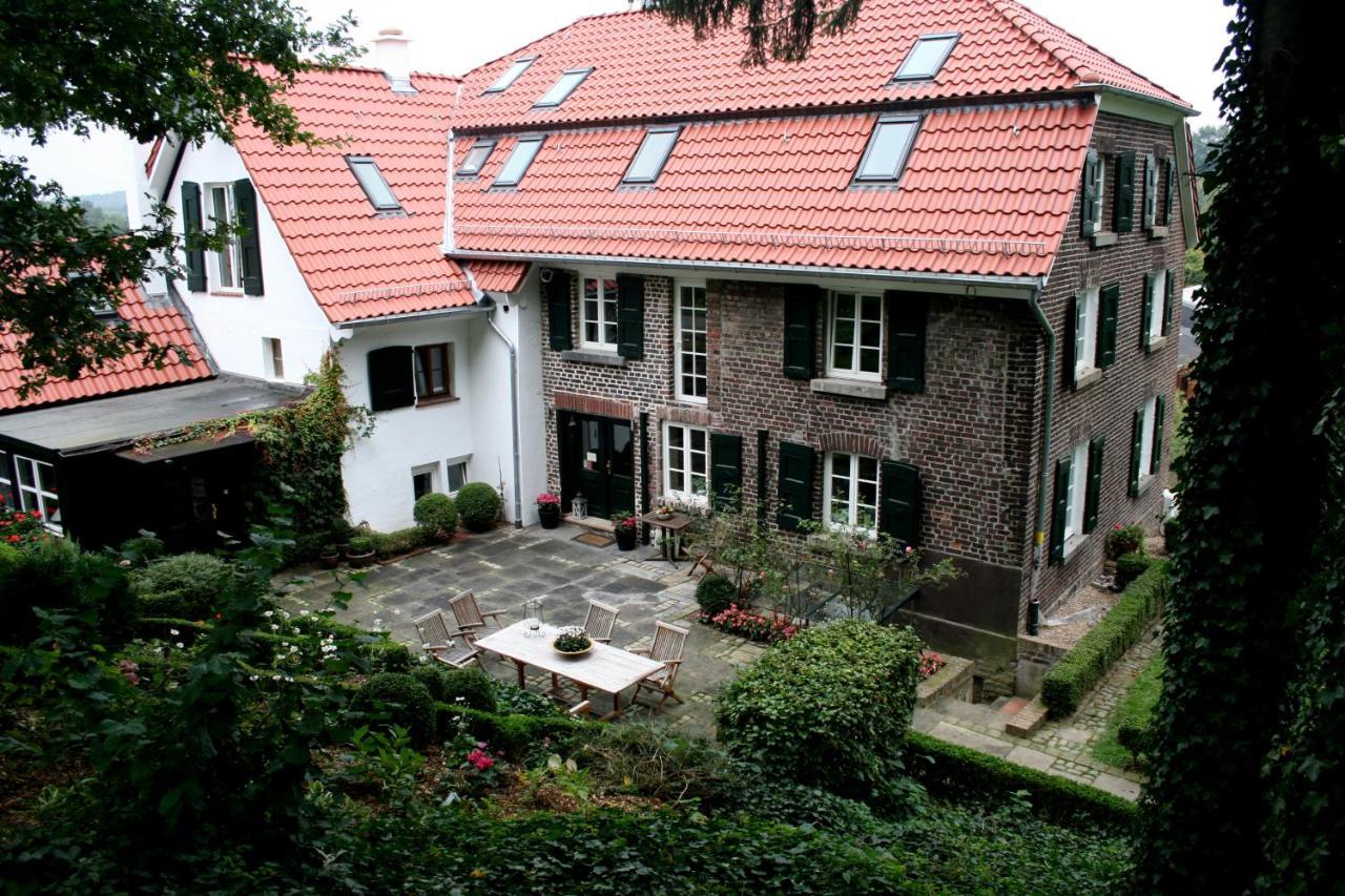 Landhaus In Idyllischer, Ruhiger Lage Und Flughafennaehe Ratingen Bagian luar foto