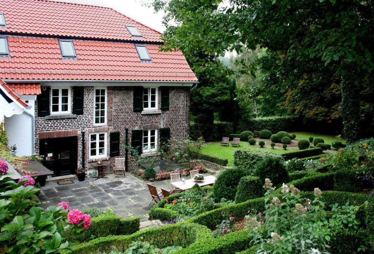 Landhaus In Idyllischer, Ruhiger Lage Und Flughafennaehe Ratingen Bagian luar foto